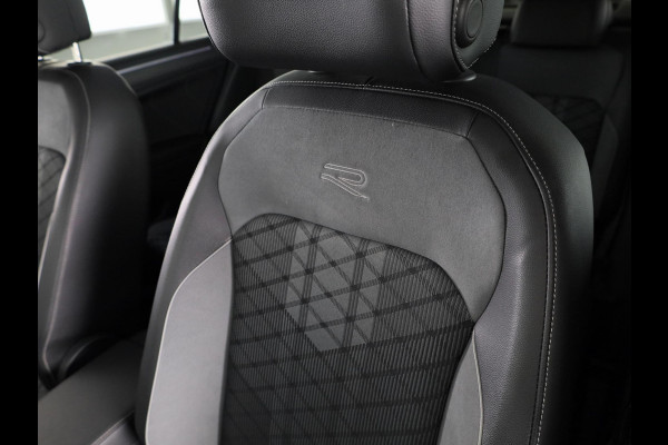 Volkswagen Tiguan 1.4 TSI eHybrid R-Line Business+ 245 pk Automaat (DSG) | Verlengde garantie | Navigatie | Panoramadak | Trekhaak (afneembaar) | Parkeersensoren (Park assist) | Achteruitrijcamera | Stoelverwarming |