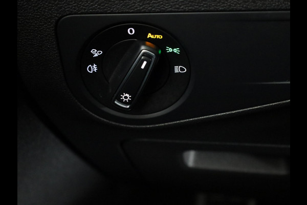 Volkswagen Tiguan 1.4 TSI eHybrid R-Line Business+ 245 pk Automaat (DSG) | Verlengde garantie | Navigatie | Panoramadak | Trekhaak (afneembaar) | Parkeersensoren (Park assist) | Achteruitrijcamera | Stoelverwarming |