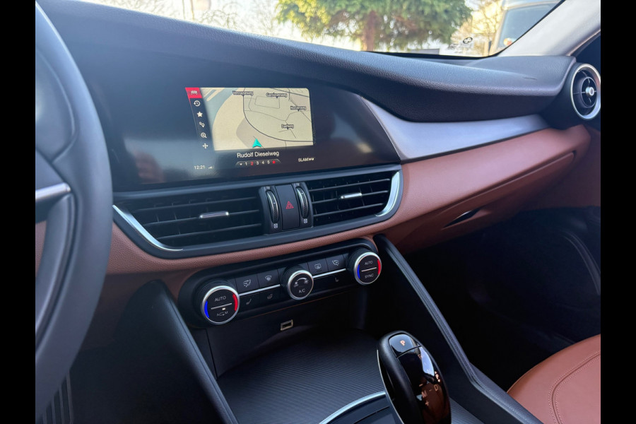 Alfa Romeo Giulia 2.0T Super (RIJKLAARPRIJS/BOVAG)