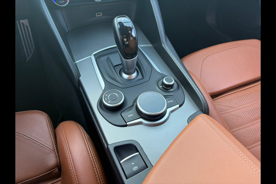 Alfa Romeo Giulia 2.0T Super (RIJKLAARPRIJS/BOVAG)