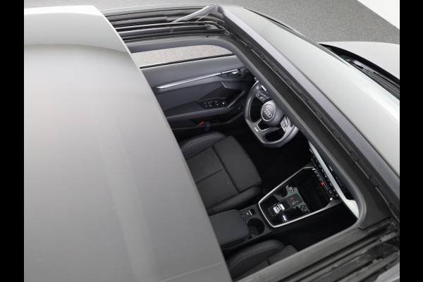 Audi A3 Sportback 45 TFSI e S edition Competition 245pk | Panoramadak | Electrisch verstelbare voorstoelen | Full Led koplampen | Adaptieeve cruise controle
