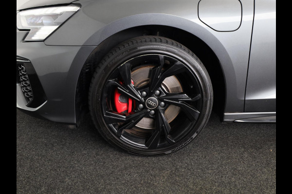 Audi A3 Sportback 45 TFSI e S edition Competition 245pk | Panoramadak | Electrisch verstelbare voorstoelen | Full Led koplampen | Adaptieeve cruise controle