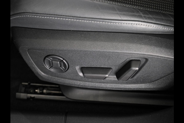 Audi A3 Sportback 45 TFSI e S edition Competition 245pk | Panoramadak | Electrisch verstelbare voorstoelen | Full Led koplampen | Adaptieeve cruise controle