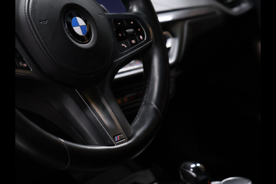 BMW 1-serie 118i M-Sport [M STUUR, APPLE CARPLAY, ANDROID, LEDVERLICHTING, STOELVERWARMING, PDC V+A, VOL LEDER, CRUISE, CLIMATE, NIEUWSTAAT]