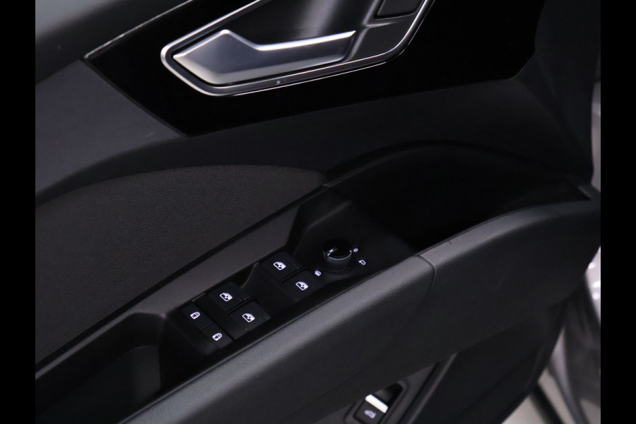 Audi Q4 e-tron 40 Launch edition Advanced Plus 77 kWh [APPLE CARPLAY, ANDROID, DIGITAL DASH, STOELVERWARMING, ADAPTIVE CRUISE, CAMERA, PDC V+A, ELEK. ACHTERKLEP, CLIMATE, NIEUWSTAAT]