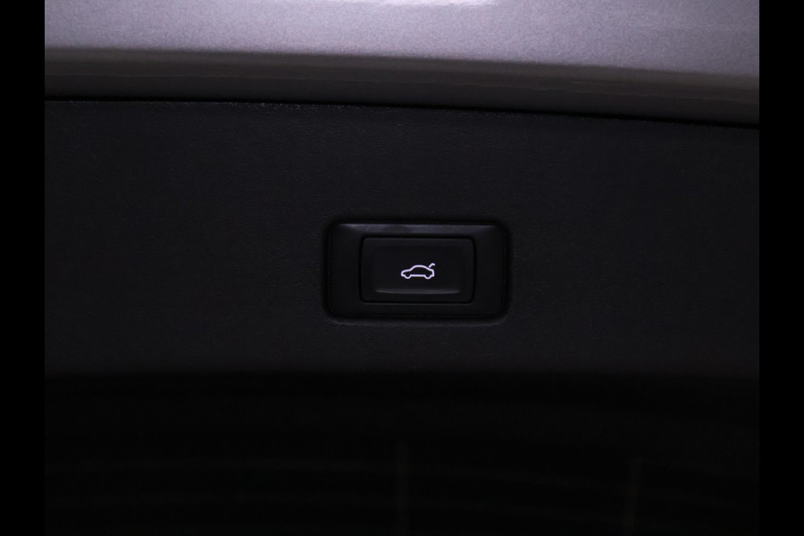 Audi Q4 e-tron 40 Launch edition Advanced Plus 77 kWh [APPLE CARPLAY, ANDROID, DIGITAL DASH, STOELVERWARMING, ADAPTIVE CRUISE, CAMERA, PDC V+A, ELEK. ACHTERKLEP, CLIMATE, NIEUWSTAAT]