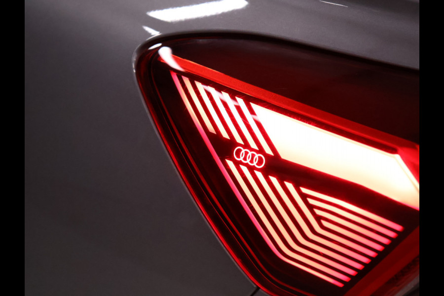 Audi Q4 e-tron 40 Launch edition Advanced Plus 77 kWh [APPLE CARPLAY, ANDROID, DIGITAL DASH, STOELVERWARMING, ADAPTIVE CRUISE, CAMERA, PDC V+A, ELEK. ACHTERKLEP, CLIMATE, NIEUWSTAAT]