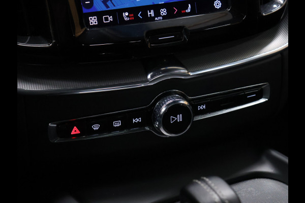 Volvo XC60 2.0 T8 AWD R-Design [SCHUIFKANTELDAK, MEMORY SEATS, APPLE CARPLAY, TREKHAAK INKLAPBAAR,  HARMAN/KARDON, STUURVERWARMING, 360 CAMERA, STOELVERWARMING, VOL LEDER, CRUISE, CLIMATE, NIEUWSTAAT]