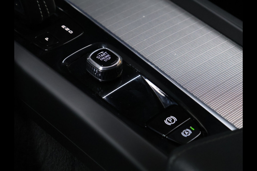 Volvo XC60 2.0 T8 AWD R-Design [SCHUIFKANTELDAK, MEMORY SEATS, APPLE CARPLAY, TREKHAAK INKLAPBAAR,  HARMAN/KARDON, STUURVERWARMING, 360 CAMERA, STOELVERWARMING, VOL LEDER, CRUISE, CLIMATE, NIEUWSTAAT]