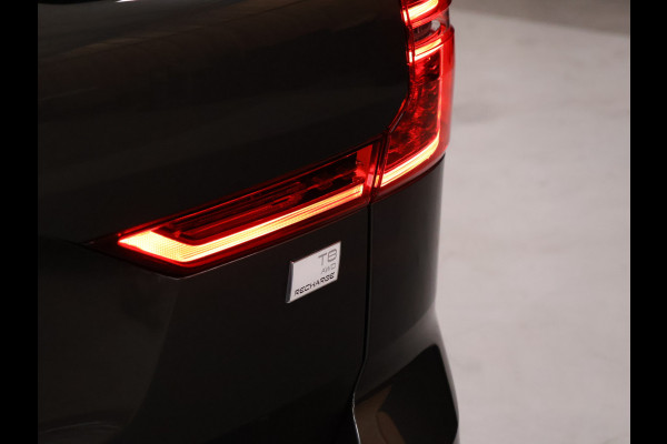 Volvo XC60 2.0 T8 AWD R-Design [SCHUIFKANTELDAK, MEMORY SEATS, APPLE CARPLAY, TREKHAAK INKLAPBAAR,  HARMAN/KARDON, STUURVERWARMING, 360 CAMERA, STOELVERWARMING, VOL LEDER, CRUISE, CLIMATE, NIEUWSTAAT]