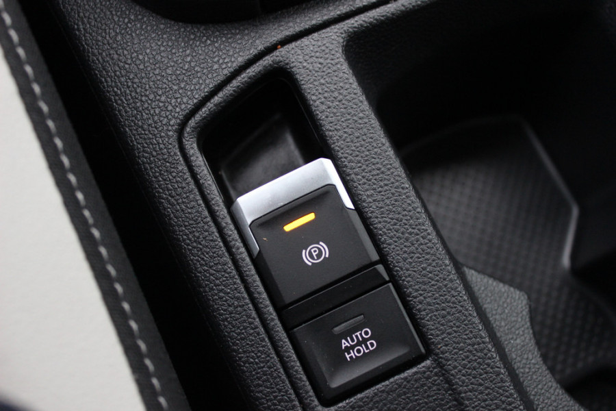 Volkswagen T-Roc 1.5 TSI Sport / Trekhaak / Virtual Cockpit / Navigatie / 17'' / Parkeerhulp V+A / CarPlay / DAB / Getint glas / ACC