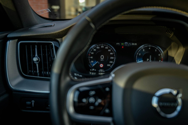 Volvo XC60 2.0 B5 R-Design Memory Camera Trekhaak Orig NL