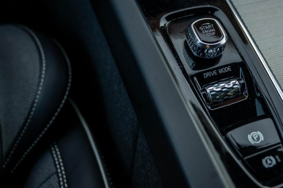 Volvo XC60 2.0 B5 R-Design Memory Camera Trekhaak Orig NL