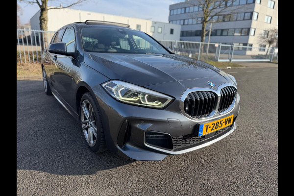 BMW 1-serie 118i High Executive Automaat panorama Led Navigatie