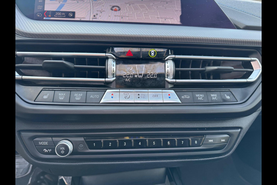 BMW 1-serie 118i High Executive Automaat panorama Led Navigatie