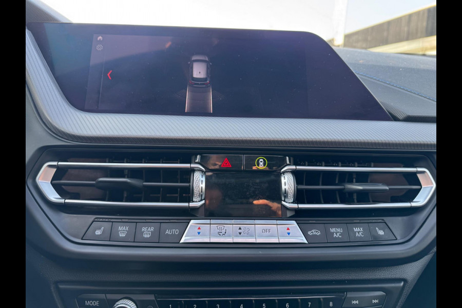 BMW 1-serie 118i High Executive Automaat panorama Led Navigatie