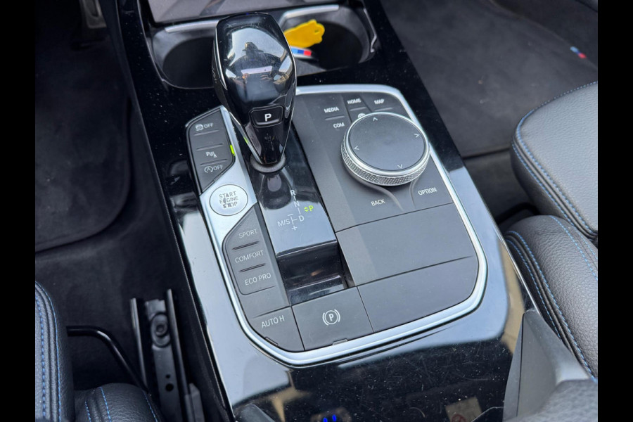 BMW 1-serie 118i High Executive Automaat panorama Led Navigatie