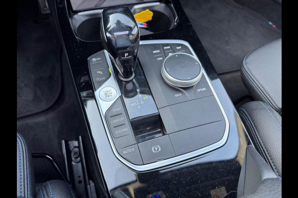 BMW 1-serie 118i High Executive Automaat panorama Led Navigatie