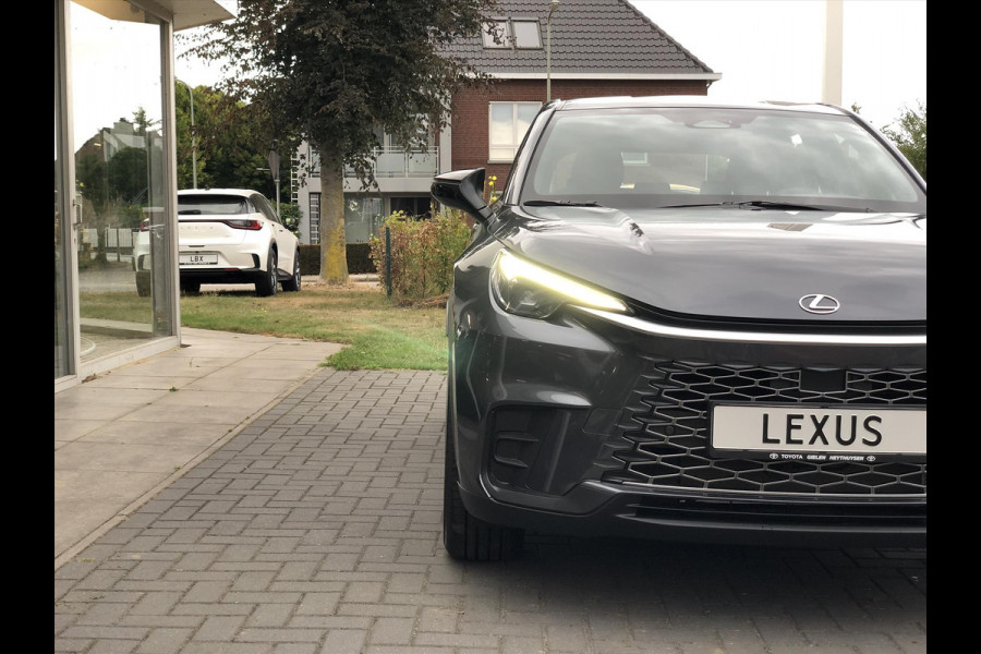 Lexus LBX 1.5 Comfort & Safety Pack | Dodehoekherkenning, Parkeersensoren, Keyless, Stoelverwarming, Snel leverbaar!