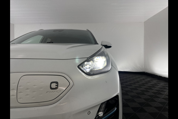 Kia e-Niro ExecutiveLine 64 kWh [ 3-Fase ] {SOH-100%} (INCL-BTW)  Aut.*HEATPUMP | LEATHER | FULL-LED | NAVI-FULLMAP | ADAPTIVE-CRUISE | CAMERA | MEMORY-PACK | LANE-ASSIST | KEYLESS | DIGI-COCKPIT | PRIVACYGLASS | SHIFTPADDLES | 17"ALU*