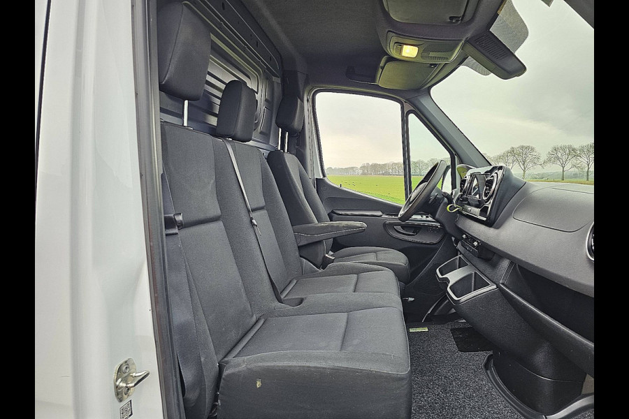Mercedes-Benz Sprinter 315 L2H2 RWD LED Mbux 10 Navi Camera Airco Automaat 3 Zits Euro6 150 PK!