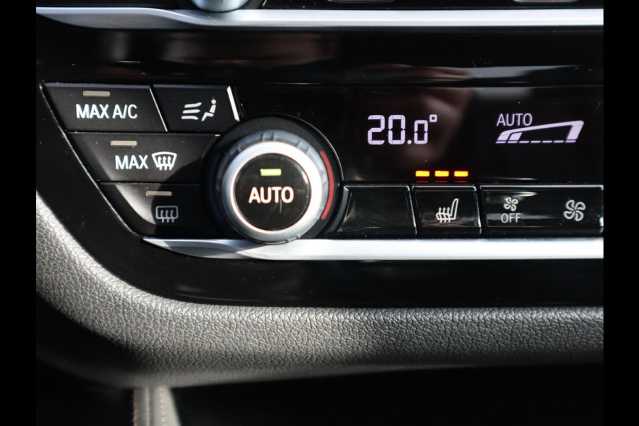 BMW 5 Serie Sedan 520i High Executive Luxury Line Automaat / Navigatiesysteem Professional / Comfortstoelen / Hifi / LED / Stoelverwarming / Head-Up Display / Neerklapbare Achterbank / Parkeersensoren voor+achter / Chrome Line