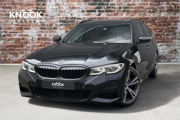 BMW 3 Serie Touring 330i xDrive High Executive M Sport Pakket Automaat / Live Cockpit Professional / Panoramadak / Trekhaak / Leder / Apple CarPlay / Harman Kardon / 19 Inch / Shadow Line / Laserlicht / Head-Up Display / M Sportremsysteem / Adaptief M-onderstel