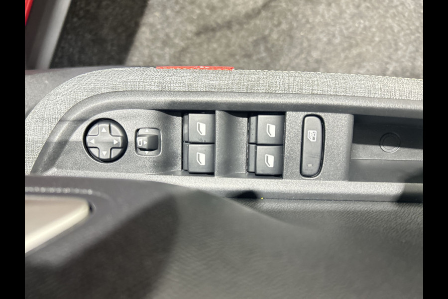 Citroën Ë-C3 Aircross Plus 113pk Comfort Range 44 kWh 11 kw lader | Apple Carplay | Parkeercamera | Zwart dak!