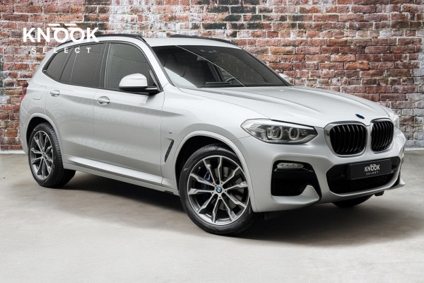 BMW X3 xDrive30i High Executive M Sport Pakket Automaat / Navigatiesysteem Professional / Panoramadak / Trekhaak / Driving Assistant / Adaptief Onderstel / Elektrisch Verstelbare Stoelen / Hifi / Stoelverwarming / Extra Getint Glas / 20 Inch