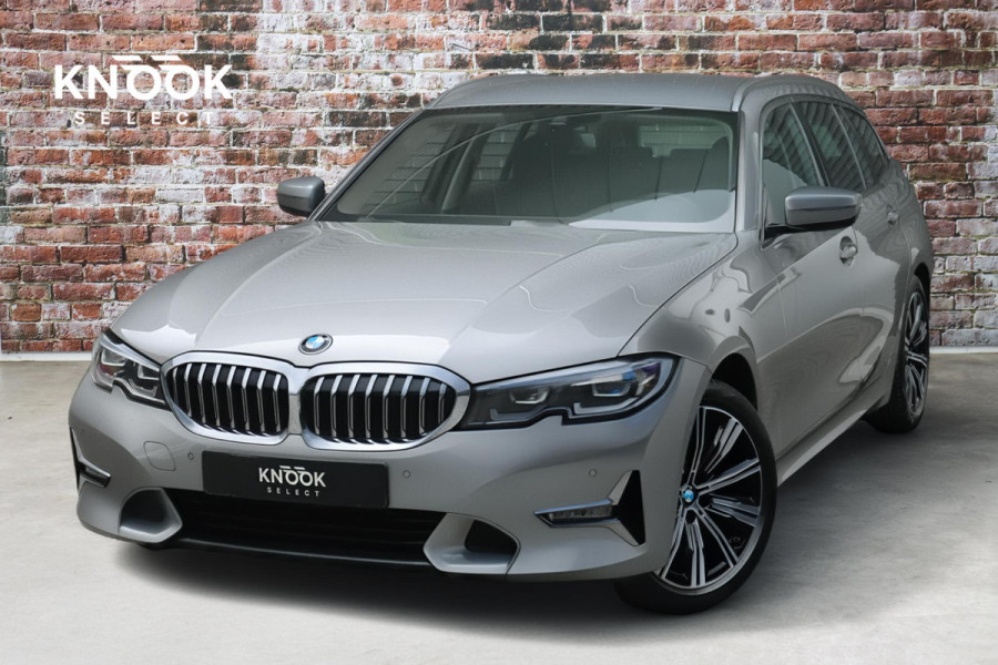 BMW 3 Serie Touring 318i Executive Luxury Line Automaat / Live Cockpit Professional / Trekhaak / Elektrisch Verstelbare Sportstoelen / LED / 18 Inch / Leder / Hifi / Chrome Line / DAB / Parkeersensoren voor+achter