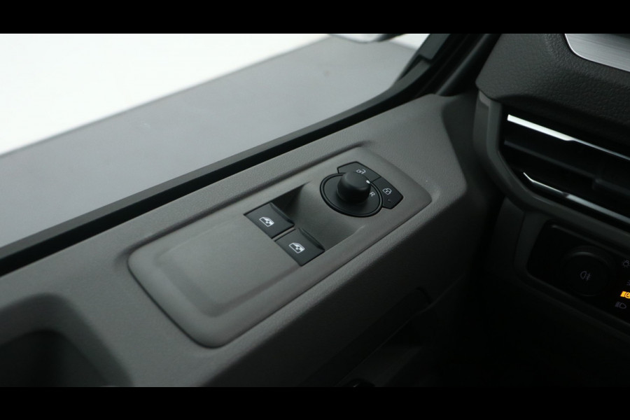 Volkswagen Transporter L1H1 2.0 TDI 150PK Life-Intro / Direct leverbaar / BPM-vrij .