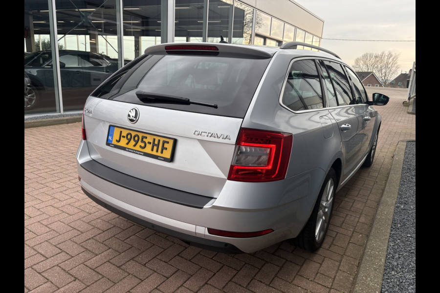 Škoda Octavia Combi 1.0 TSi 115pk Business Edition LEDER/NAVI/CARPLAY/CRUISE/PDC/WINTERPACK