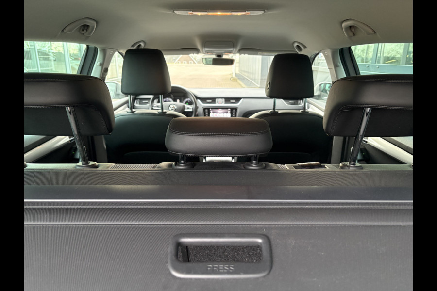 Škoda Octavia Combi 1.0 TSi 115pk Business Edition LEDER/NAVI/CARPLAY/CRUISE/PDC/WINTERPACK