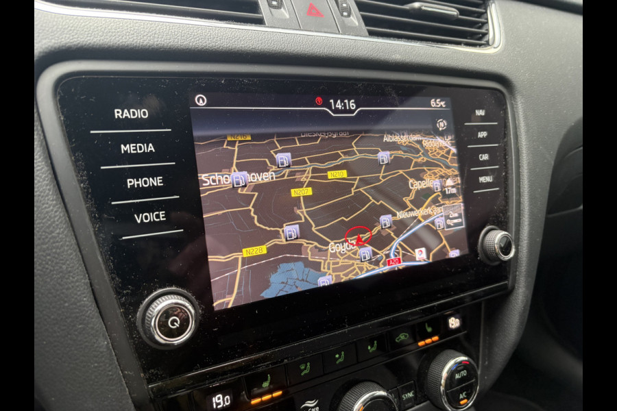 Škoda Octavia Combi 1.0 TSi 115pk Business Edition LEDER/NAVI/CARPLAY/CRUISE/PDC/WINTERPACK