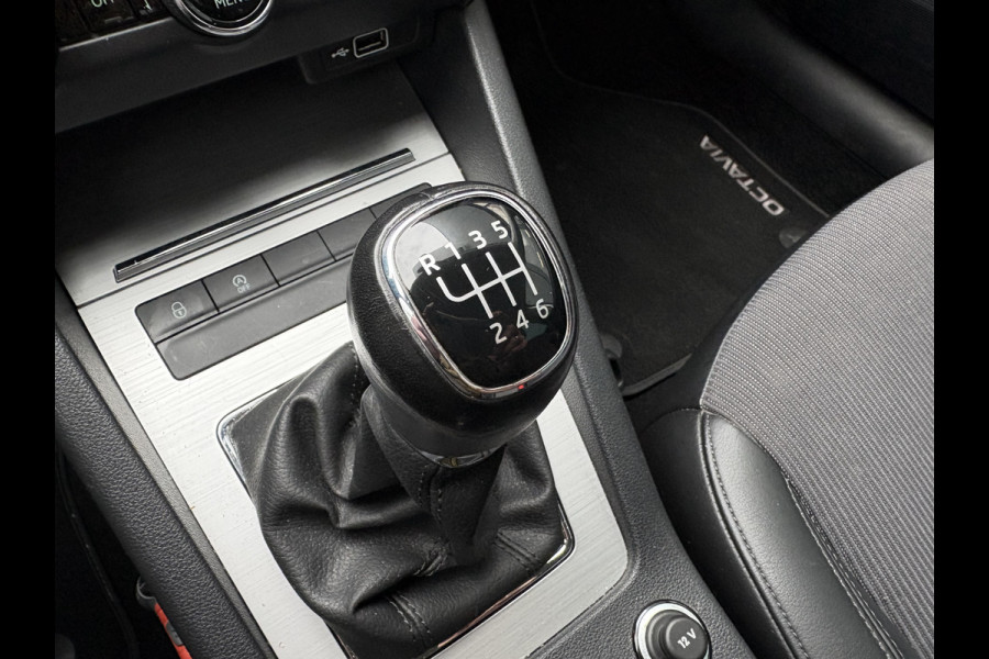 Škoda Octavia Combi 1.0 TSi 115pk Business Edition LEDER/NAVI/CARPLAY/CRUISE/PDC/WINTERPACK