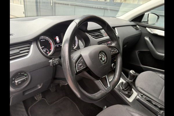 Škoda Octavia Combi 1.0 TSi 115pk Business Edition LEDER/NAVI/CARPLAY/CRUISE/PDC/WINTERPACK