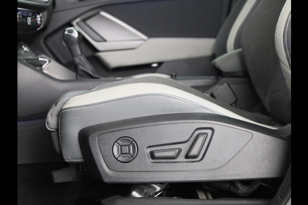 Audi Q3 Sportback 45 TFSI quattro edition one 230pk | Navigatie | Parkeercamera | B&O Audio | Panoramadak | Lederen bekleding