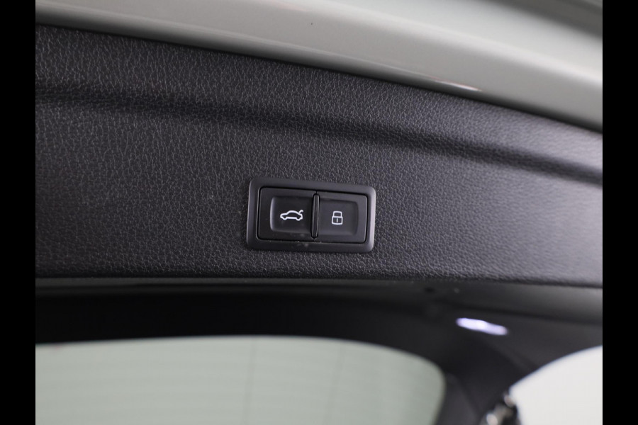 Audi Q3 Sportback 45 TFSI quattro edition one 230pk | Navigatie | Parkeercamera | B&O Audio | Panoramadak | Lederen bekleding
