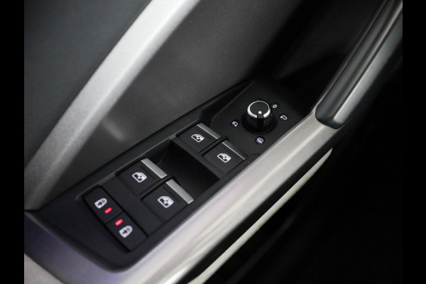 Audi Q3 Sportback 45 TFSI quattro edition one 230pk | Navigatie | Parkeercamera | B&O Audio | Panoramadak | Lederen bekleding