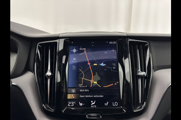 Volvo XC60 2.0 B5 Business Pro R-Design (INCL.BTW) Aut. *PANO | LUXURY-LEATHER | FULL-LEATHER | MEMORY-PACK | HEATED-SPORTSEATS | CAMERA | NAVI-FULLMAP | SHIFT-PADDLES | PRIVACY-GLASS | AIR-SUSPENSION | ECC | PDC | CRUISE | 19''ALU