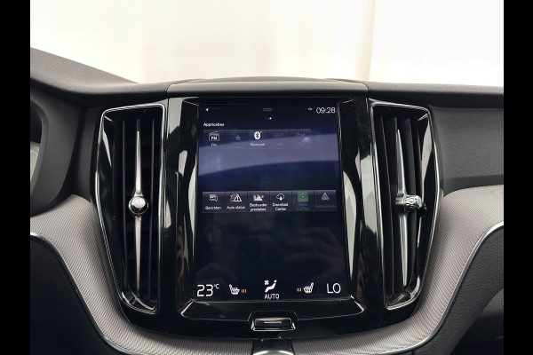 Volvo XC60 2.0 B5 Business Pro R-Design (INCL.BTW) Aut. *PANO | LUXURY-LEATHER | FULL-LEATHER | MEMORY-PACK | HEATED-SPORTSEATS | CAMERA | NAVI-FULLMAP | SHIFT-PADDLES | PRIVACY-GLASS | AIR-SUSPENSION | ECC | PDC | CRUISE | 19''ALU