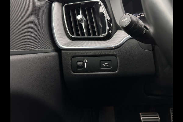 Volvo XC60 2.0 B5 Business Pro R-Design (INCL.BTW) Aut. *PANO | LUXURY-LEATHER | FULL-LEATHER | MEMORY-PACK | HEATED-SPORTSEATS | CAMERA | NAVI-FULLMAP | SHIFT-PADDLES | PRIVACY-GLASS | AIR-SUSPENSION | ECC | PDC | CRUISE | 19''ALU