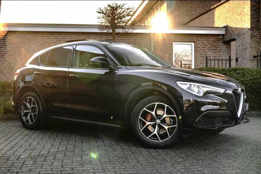 Alfa Romeo Stelvio 2.0 T AWD B-Tech Q4 200 PK Pano Adaptive Leder Camera 19''