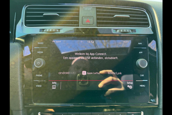 Volkswagen Golf 2.0 TSI GTI Performance Pano Virtual 245 PK ACC Camera standkachel trekhaak