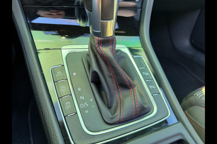 Volkswagen Golf 2.0 TSI GTI Performance Pano Virtual 245 PK ACC Camera standkachel trekhaak