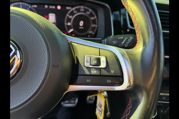 Volkswagen Golf 2.0 TSI GTI Performance Pano Virtual 245 PK ACC Camera standkachel trekhaak