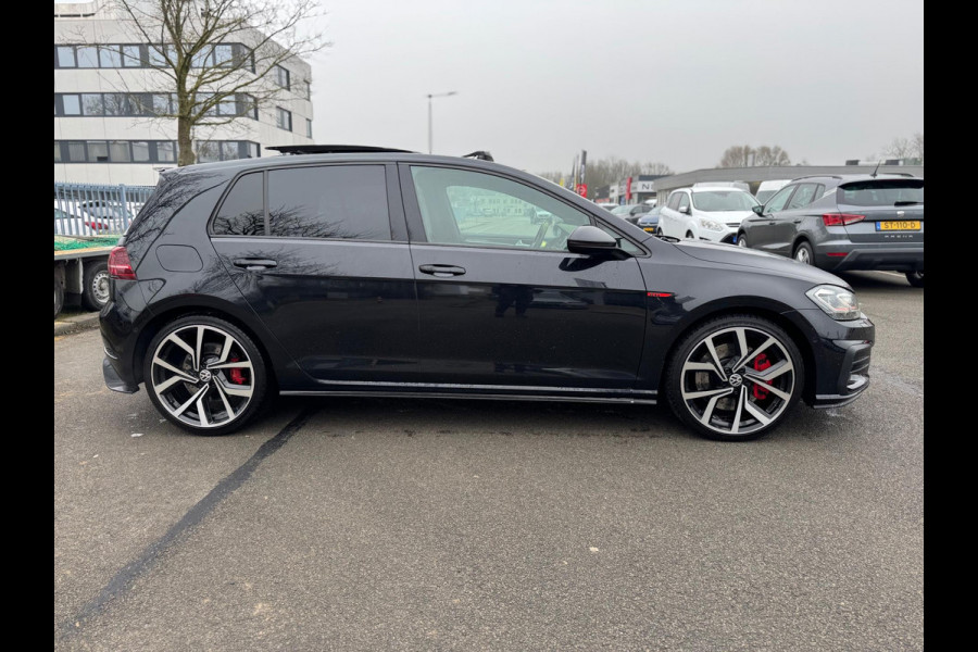 Volkswagen Golf 2.0 TSI GTI Performance Pano Virtual 245 PK ACC Camera standkachel trekhaak