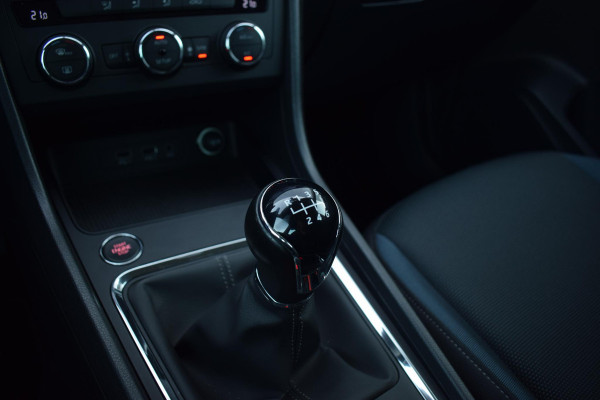 Seat Ateca 1.0 EcoTSI Style Business Intense | Trekhaak | Apple CarPlay | Camera | Climate