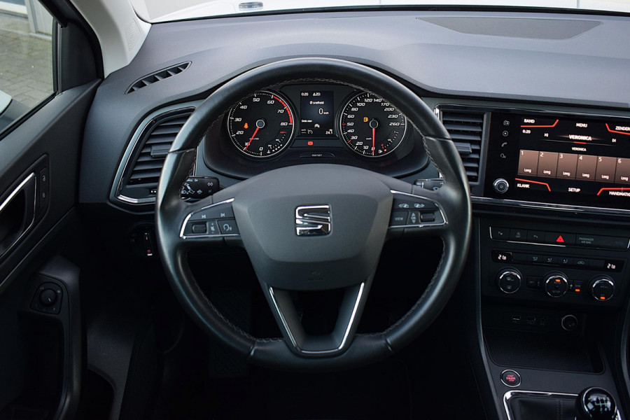 Seat Ateca 1.0 EcoTSI Style Business Intense | Trekhaak | Apple CarPlay | Camera | Climate