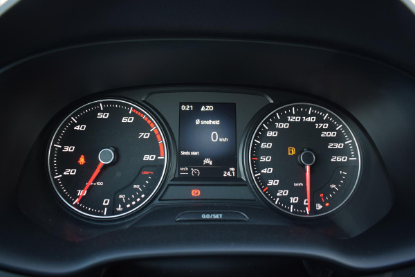 Seat Ateca 1.0 EcoTSI Style Business Intense | Trekhaak | Apple CarPlay | Camera | Climate